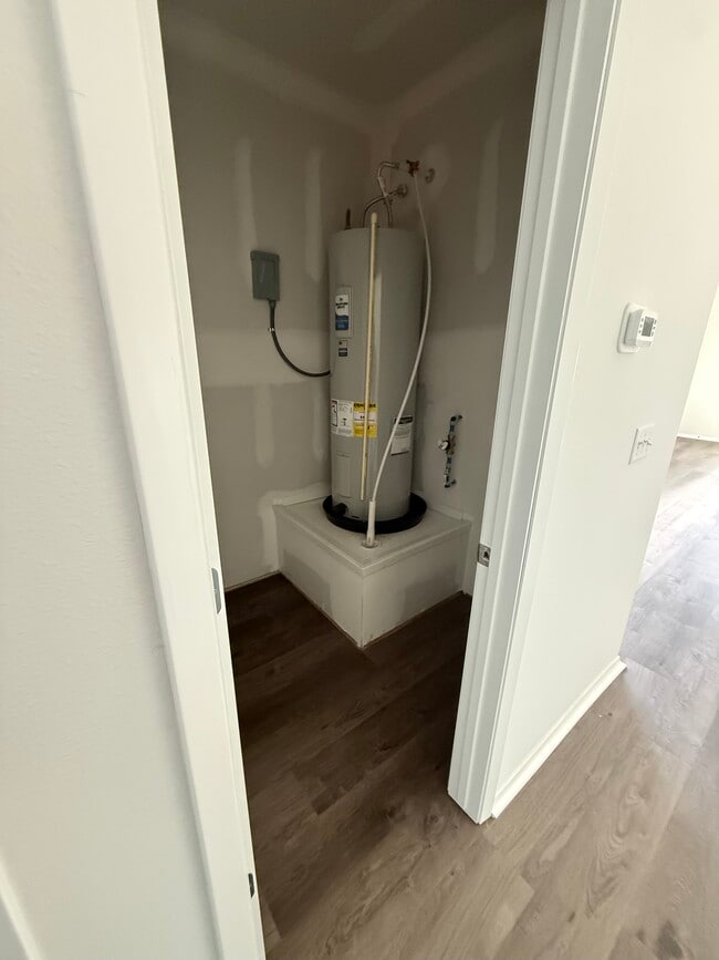 Building Photo - 6805 SW Dignity Ave