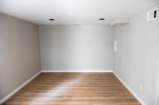 Building Photo - 34 E Maynard Ave