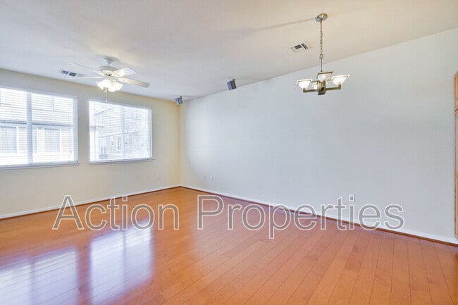 Building Photo - 5132 North First Street