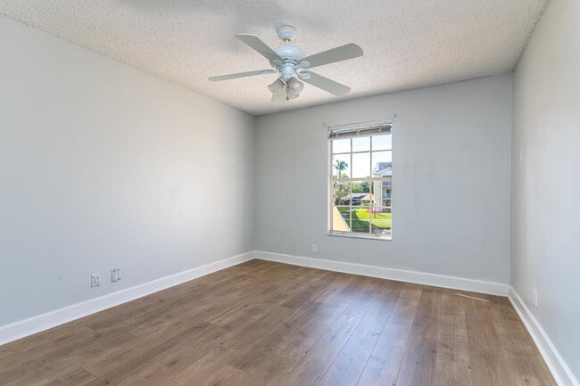Building Photo - 6299 La Costa Dr