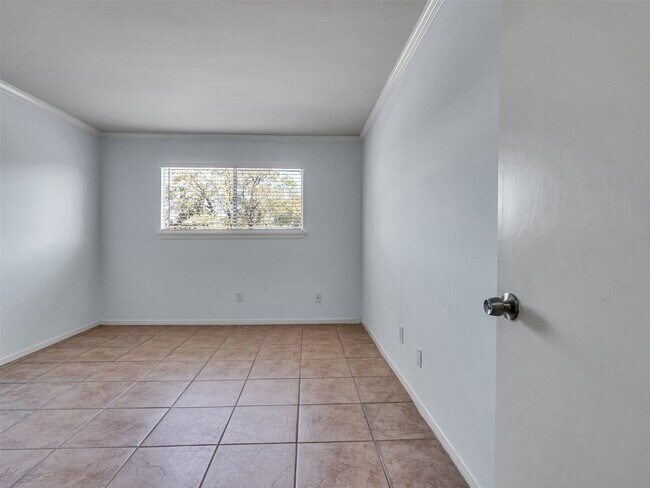 Building Photo - 5230 Arboles Dr