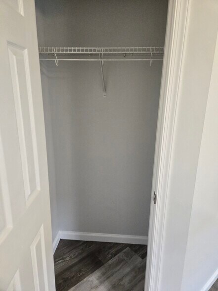 Building Photo - 59 Sopwith Way