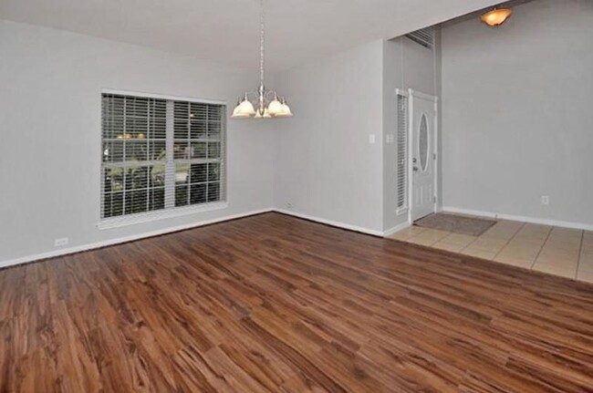 Building Photo - 2506 Forest Lake Trail