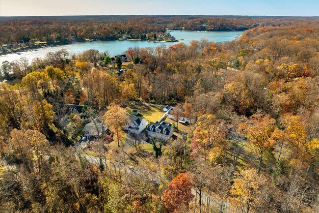 Building Photo - 2942 S Haven Dr