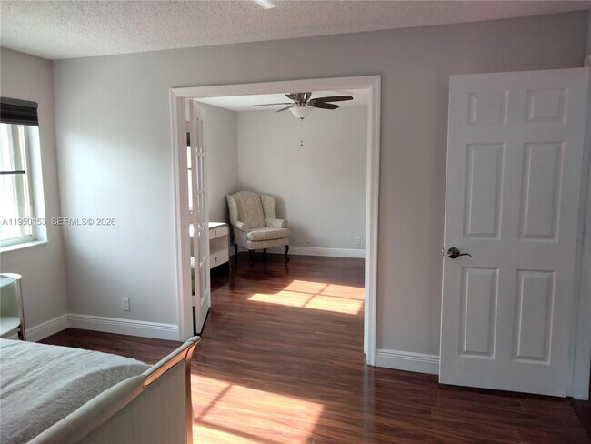 Building Photo - 1249 Allamanda Way