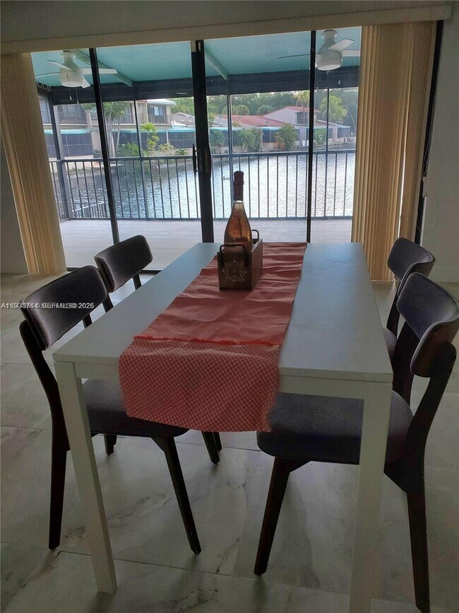 Building Photo - 8350 Dundee Terrace