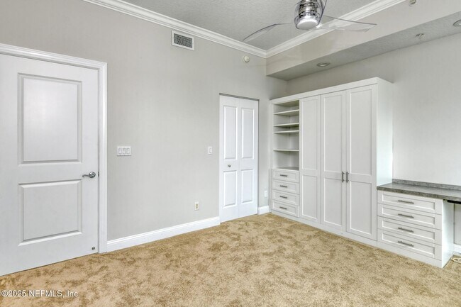 Building Photo - 1431 Riverplace Blvd