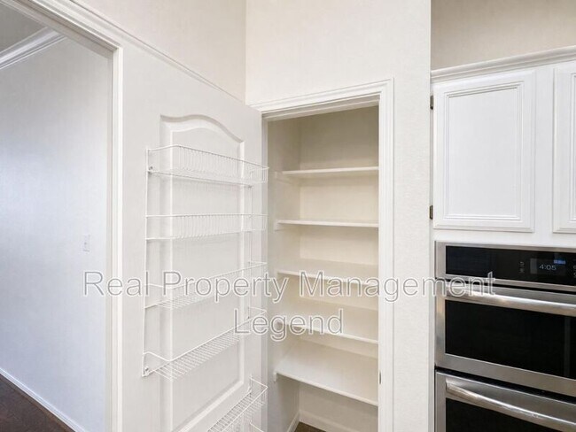 Building Photo - 9518 Prestmont Pl