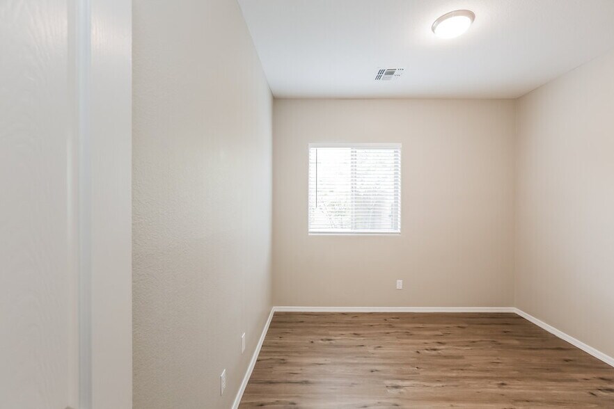 Building Photo - 8470 W Bajada Rd
