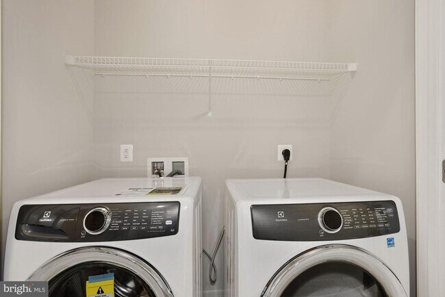 Building Photo - 22958 Clarence Walk Ter