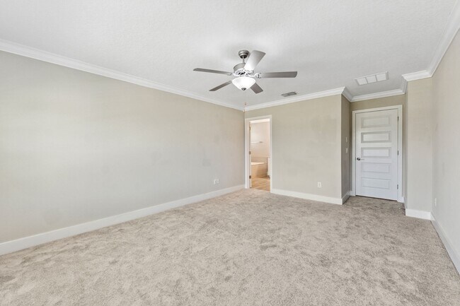Building Photo - Stunning 4 BR + LOFT /2.5 BA/ 2 CG home in Gorgeous Bexley!