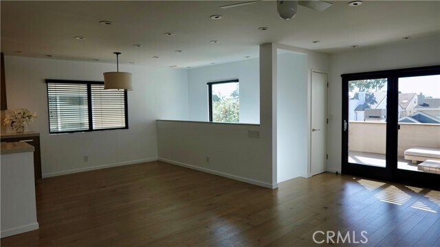 Building Photo - 604 Poinsettia Ave