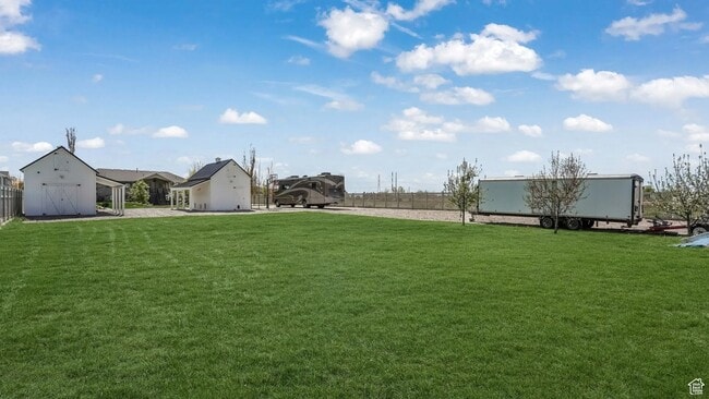 Building Photo - 1418 W 475 S