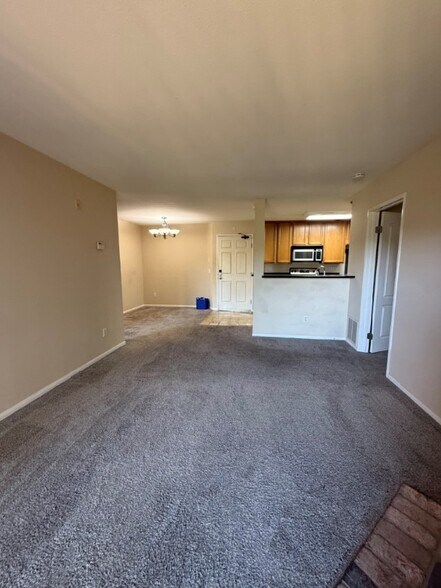 Building Photo - 7120 Shoreline Dr