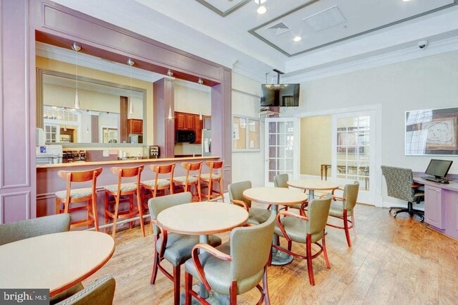 Building Photo - 519 Ensemble Ct