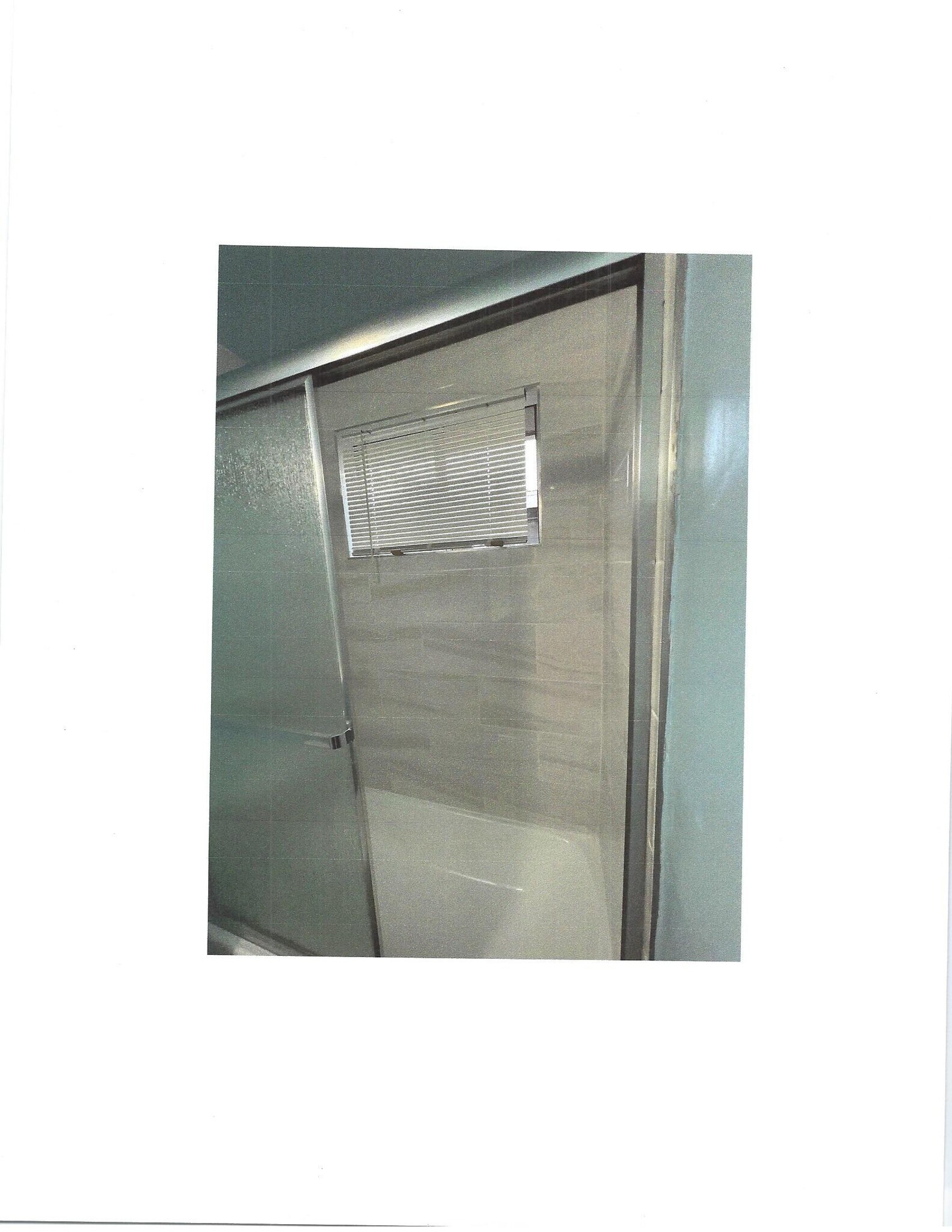 bathroom - 1472 S Wooster St