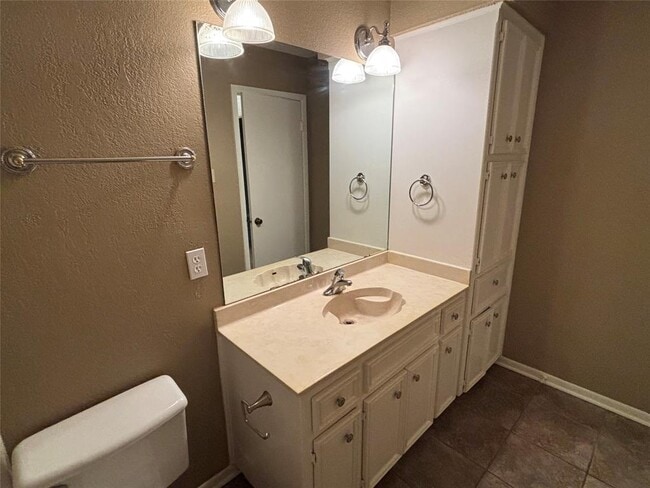 Building Photo - 314 Tamara Dr