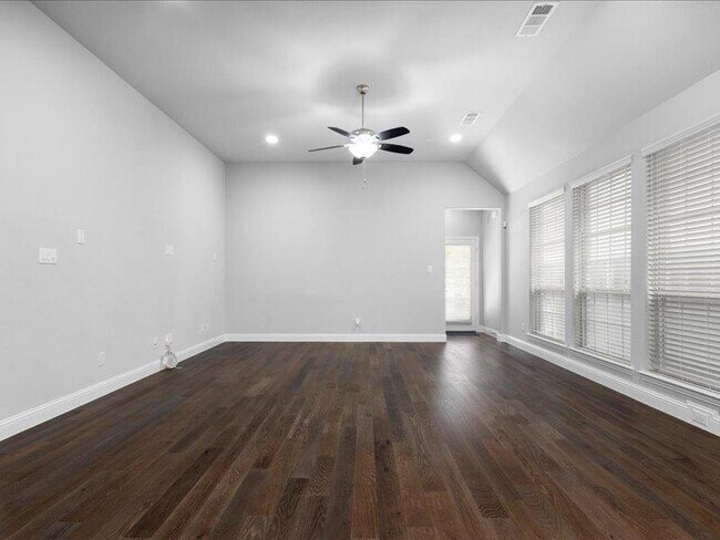Building Photo - 1105 Dame Carol Wy
