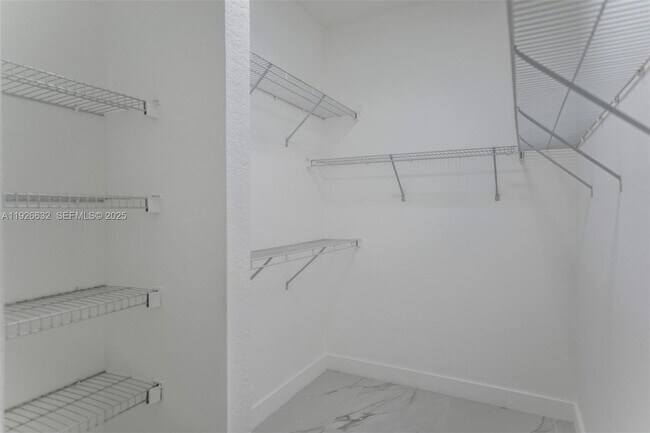 Building Photo - 5290 SW 134th Ave