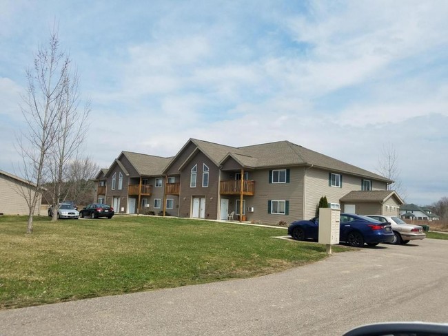 Primary Photo - 106 Marks Way New Lisbon, WI 53950