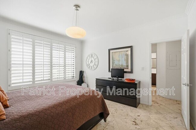 Building Photo - 9707-9707 E Mountain View Rd