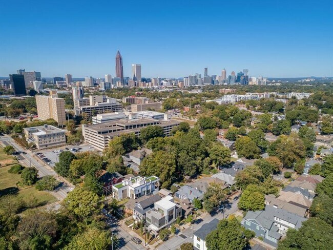 Building Photo - 546 Highland Ave NE