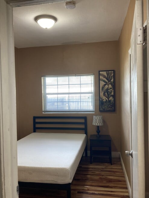 Building Photo - 4918 Cortez Dr