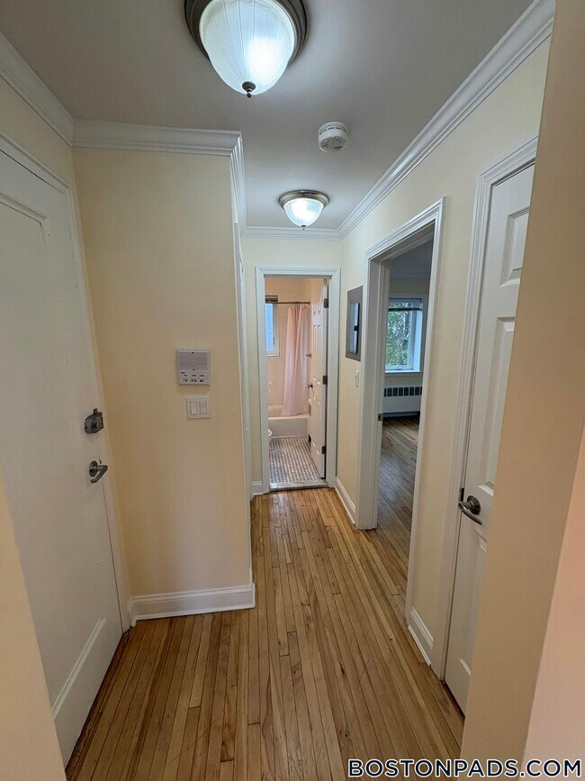 Building Photo - 72 St Paul St