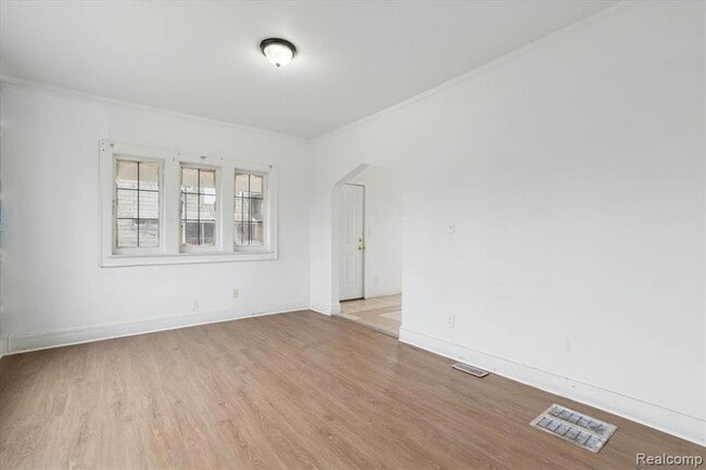 Building Photo - 5421 Toledo St