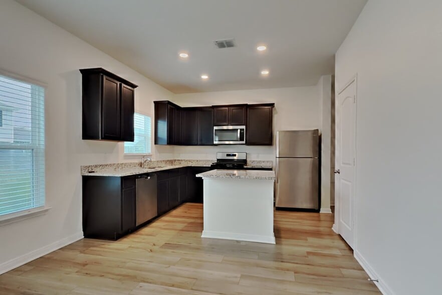 Building Photo - 10860 Quinn Ct