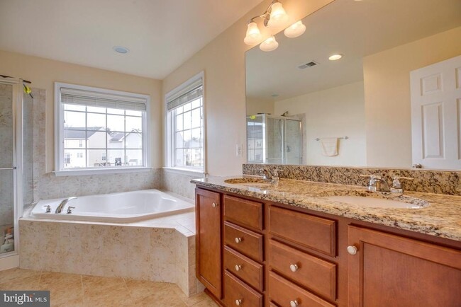 Building Photo - 7536 San Diego Ct