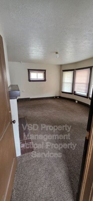 Building Photo - 12819 Edmonton Ave