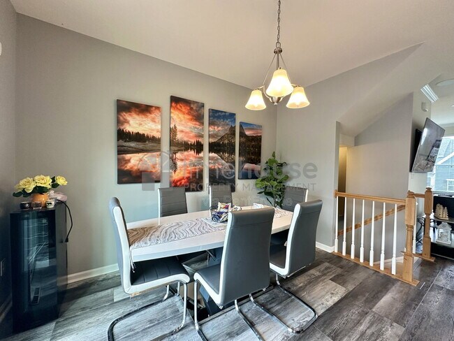 Building Photo - 724 Phalarope St