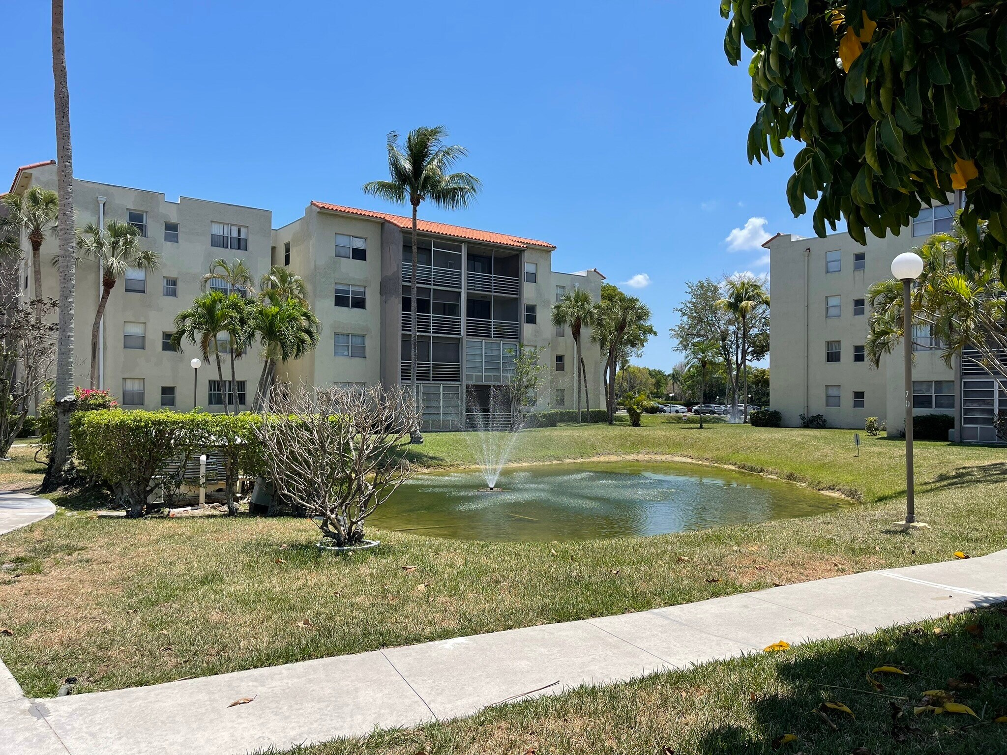 Building Photo - 1820 N Lauderdale Ave