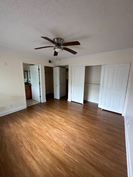 Building Photo - 1561 Balfour Dr