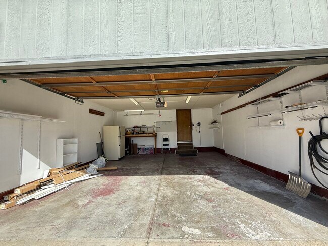 Building Photo - 2060 Yarrow St