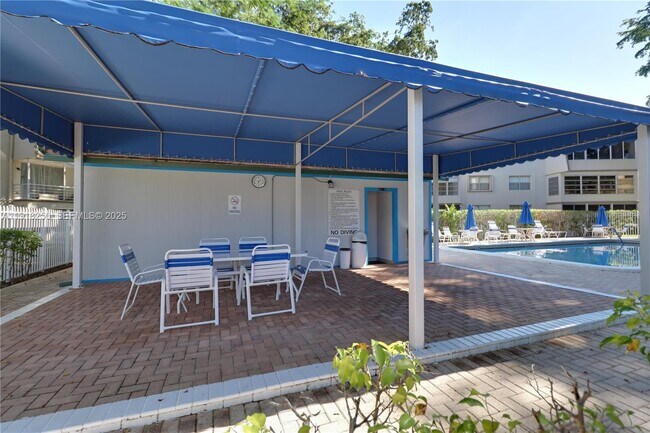 Building Photo - 9300 Lime Bay Blvd