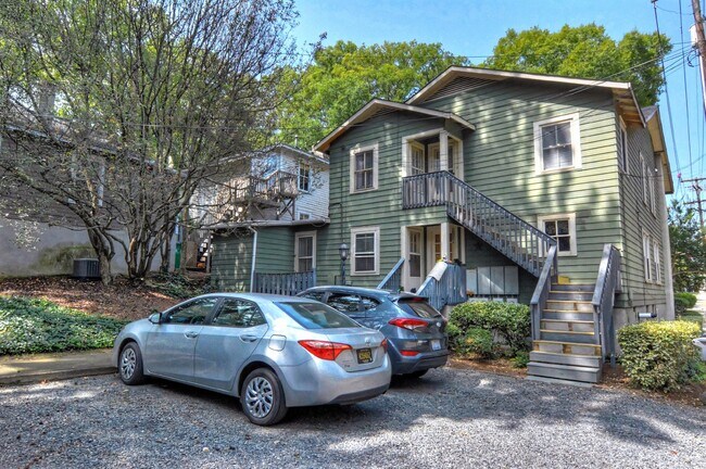 Building Photo - 2Br/2Bth House Walking Distance to Carolin...