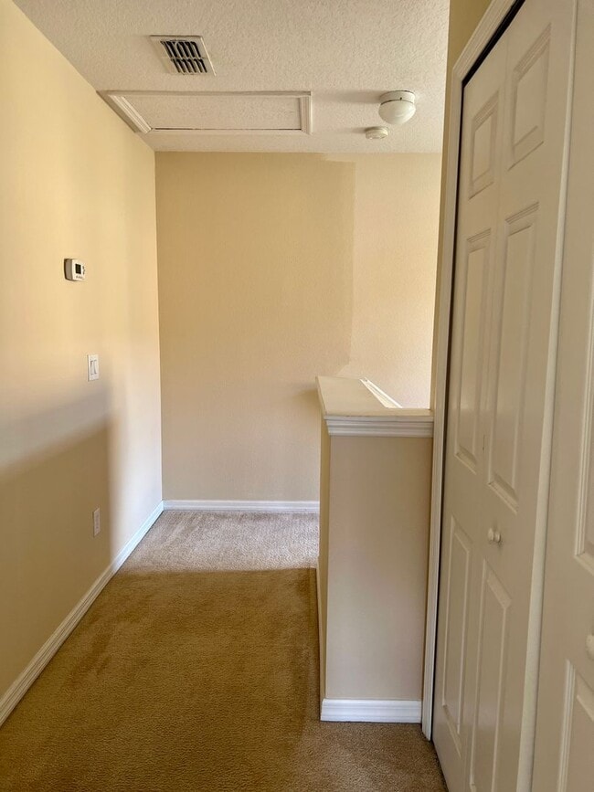 Building Photo - Townhome For Rent