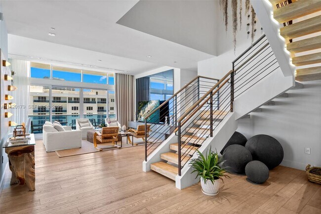 Building Photo - 102 24th St