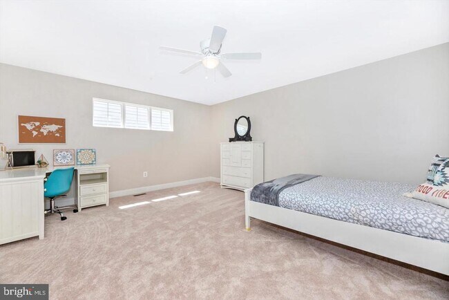 Building Photo - 10202 Woodthrush Dr