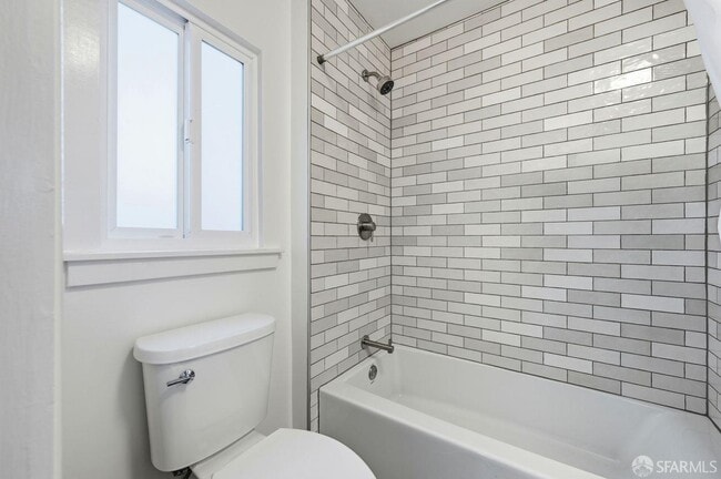 Building Photo - 1529 Hampshire St