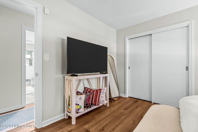 Building Photo - 1515 Vivian Ln