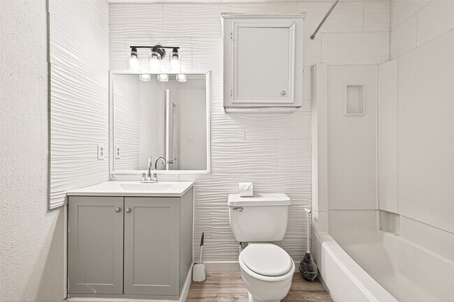 Building Photo - 4123 Cedar Gardens Dr