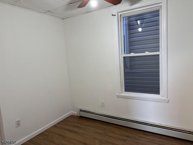Building Photo - 85 Holsman St