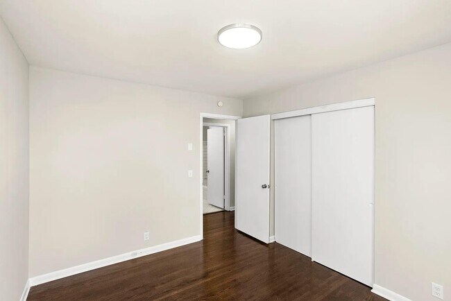 Building Photo - 3214 Doverside Dr