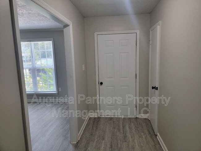 Building Photo - 156 Griswood Dr