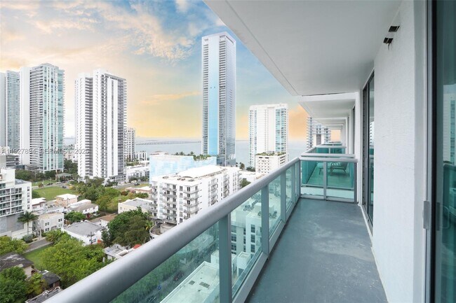 Building Photo - 333 NE 24th St