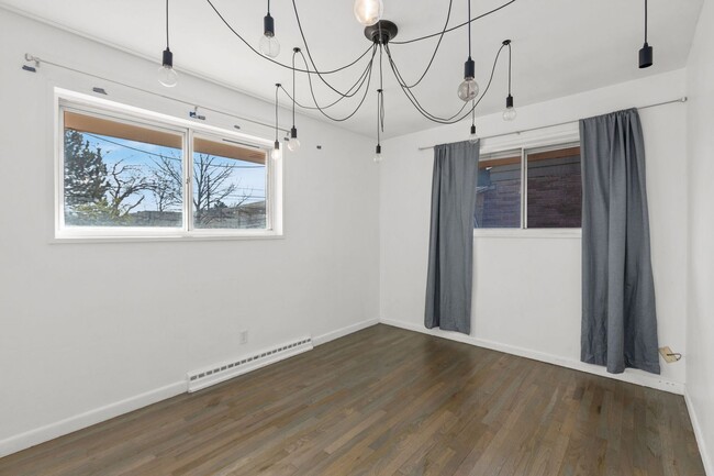 Building Photo - 1306 23rd Ave Ct