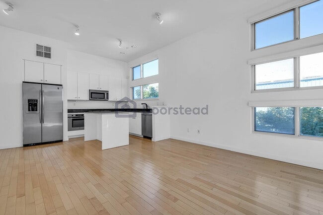 Building Photo - 6 South Ct